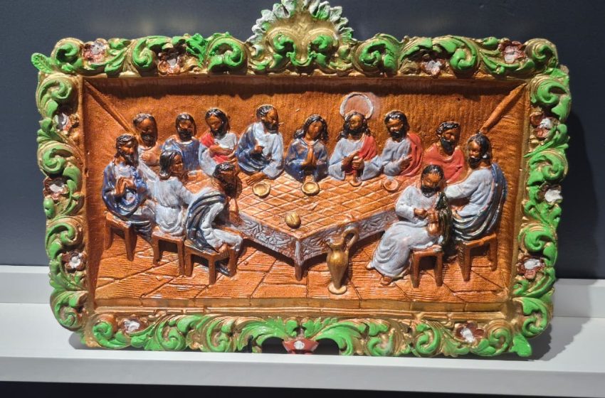  Exposição apresenta obras de arte sacra do artista Carlos Cantuária, em Macapá