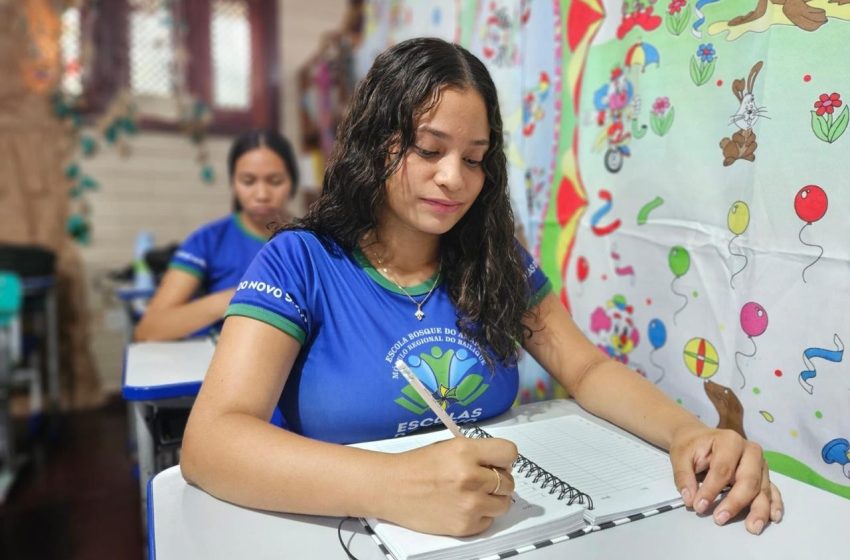  Estudante comemora aplicação do Enem no Bailique (AP): ‘Facilita a vida de quem mora na região’