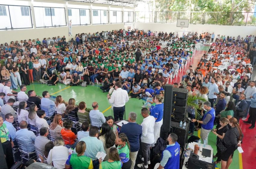  Amapá recebe mil computadores para escolas públicas e forma 1,4 mil alunos em tecnologia